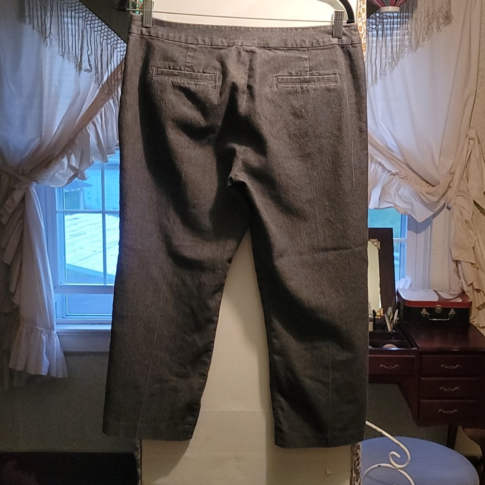 Capris - Picture 2 of 4